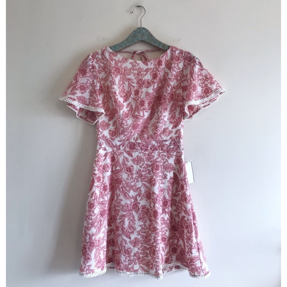 NWT B. Darlin Floral Flutter Sleeve Mini Dress